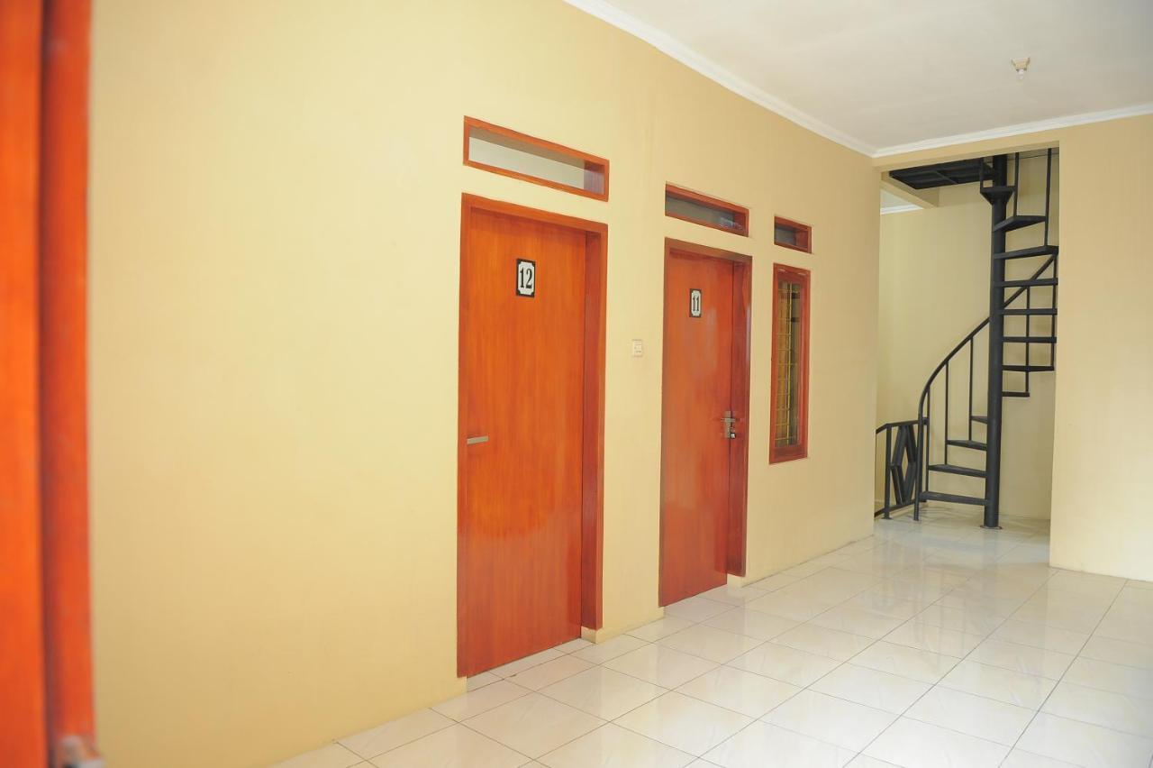 Spot On 2891 999 Guest House Sumedang Exterior foto